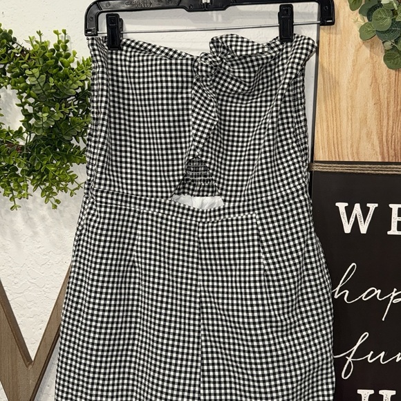 Crescent women’s wide leg romper gingham size large - Picture 2 of 3